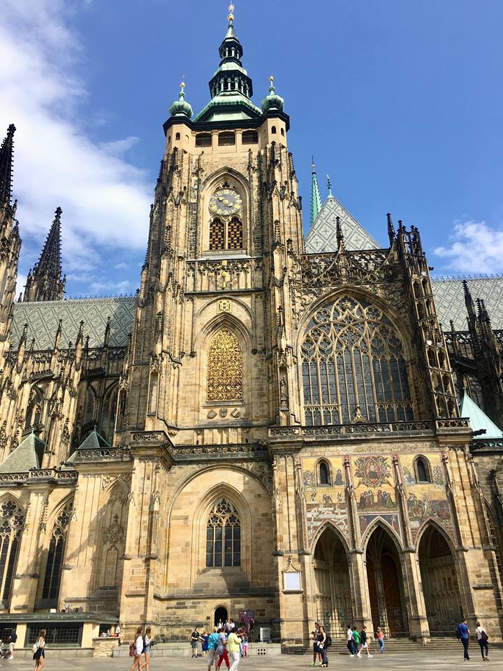 42591581_310547346344216_76976615787069440_n